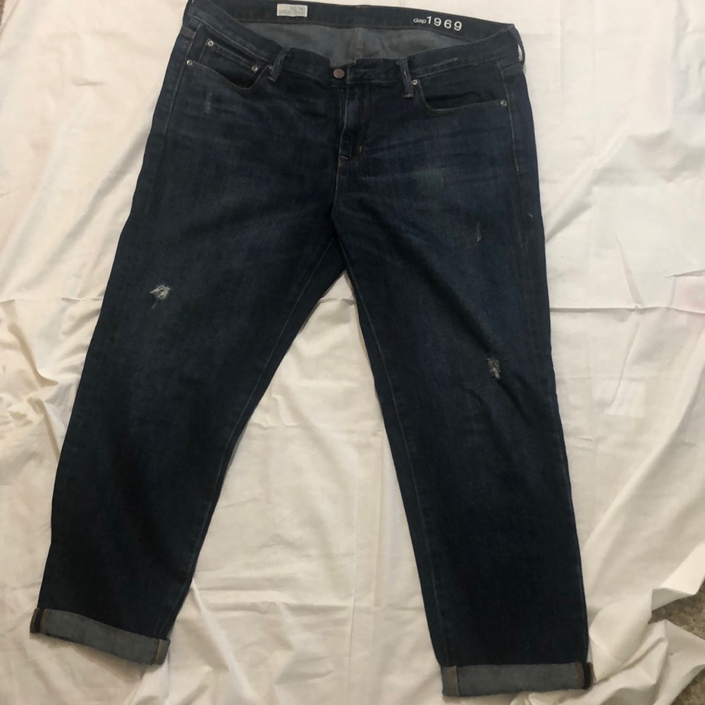 Distressed boyfriend jeans